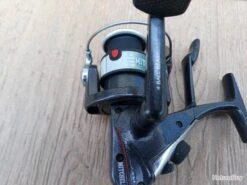 MOULINET MITCHELL FULL COTROL 200 . DEUX BOBINES . PARFAIT ETAT . -Daiw Peche Magasin 00006 MOULINET MITCHELL FULL COTROL 200 . DEUX BOBINES . PARFAIT ETAT